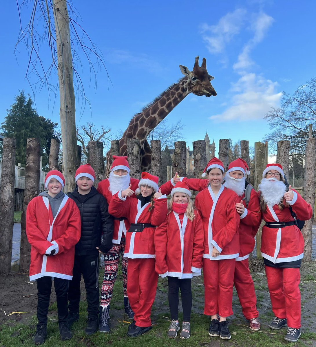 MorvH's tweet photo. Huge thanks to the team at @BlairDrummondSP for making our @strathcarron1 Santa Dash extra special this year. Great way to clock up our 5km in memory of our lovely friend KatyJ🦒🎅🏻🦒! #StrathcarronSantaDash https://t.co/NF1cxnBrem