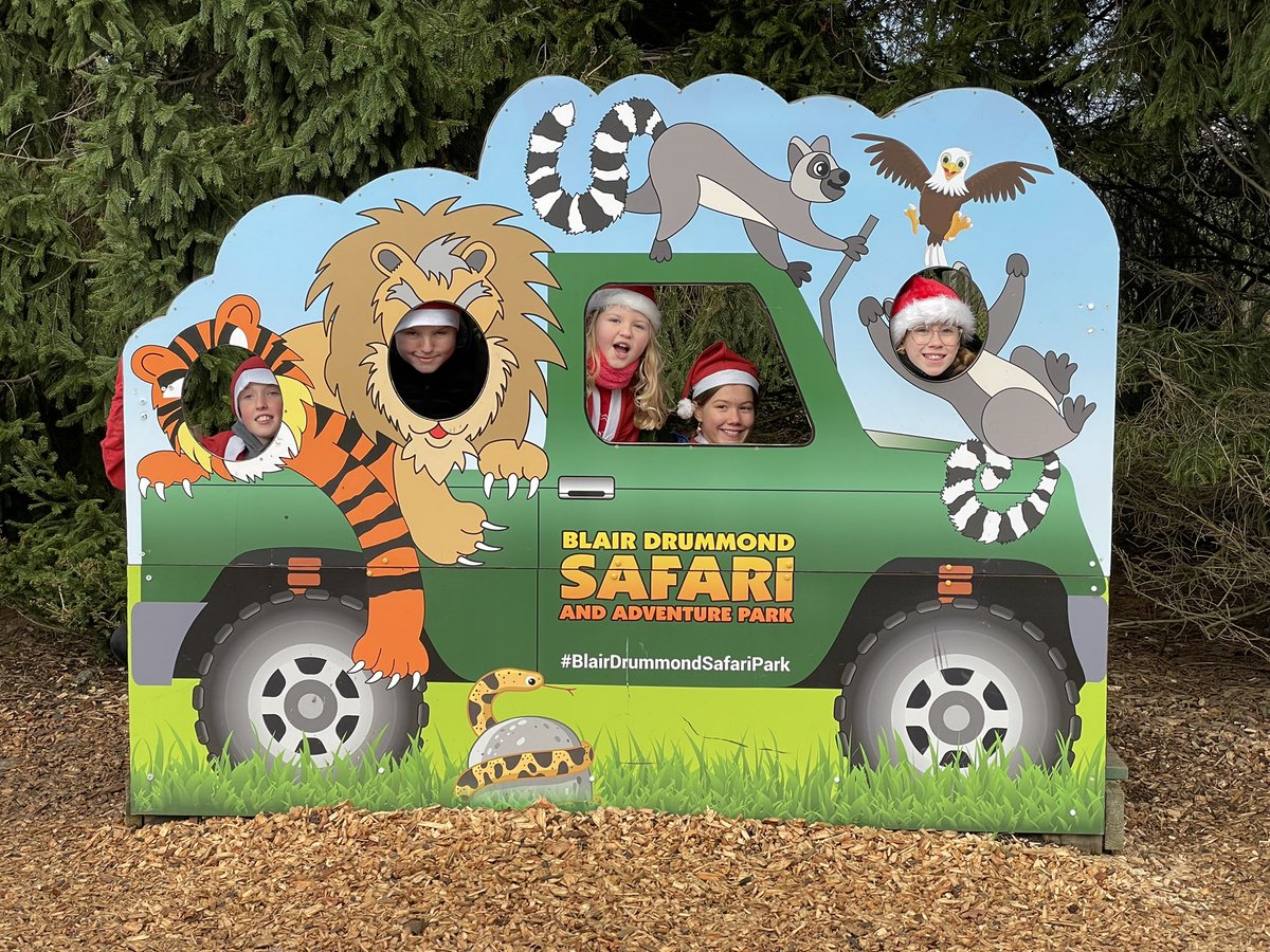 Huge thanks to the team at <a href="/BlairDrummondSP/">Blair Drummond SP</a> for making our <a href="/strathcarron1/">Strathcarron Hospice</a> Santa Dash extra special this year. Great way to clock up our 5km in memory of our lovely friend KatyJ🦒🎅🏻🦒! #StrathcarronSantaDash