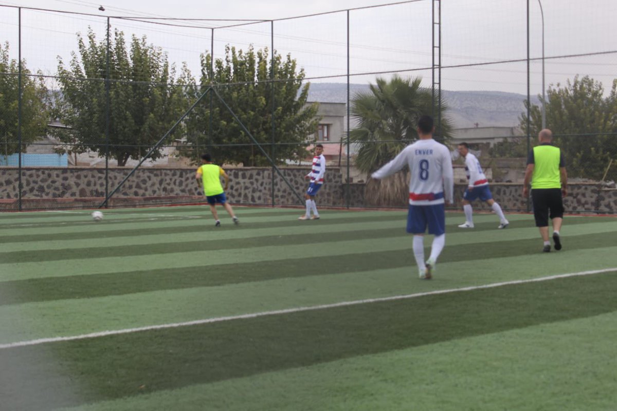 yavuzelimem's tweet photo. İlçemizde düzenlenen futbol ve Voleybol ligimiz Sn. Kaymakamımız @hasanrasit İlçe Milli Eğitim Müdürümüz Sn. @mustafakirac27 İlçe Gençlik ve Spor Müdürümüz Sn. @erdalaldemir33 ve Değerli İlçe Protokolümüzün katılımlarıyla başlamıştır. @ismailncel5 @yunuseemreoncu @cemcamlibel https://t.co/OchEdLlIxd