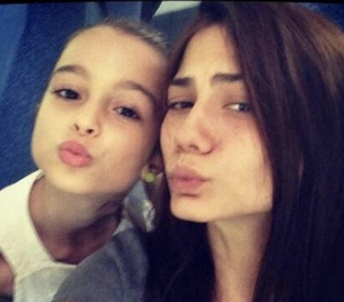 " Ben ilk işimi yaptığımda kendisi dokuz yaşındaydı."
"Bir amaca bağlanmayan ruh, yolunu kaybeder. Çünkü her yerde olmak, hiçbir yerde olmamaktır." 
#SuBurcuYazgiCoskun