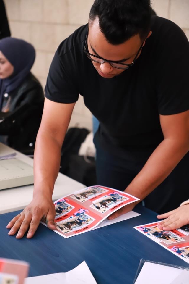 oxfampalestine's tweet photo. A photo van visited marginalized areas in the West Bank to initiate conversations on gender-based violence. Photos were hash-tagging #Knowledgeisprotection.
Taking the photos back home encourages people to discuss gender-based violence with other family members. https://t.co/reWdXe786I