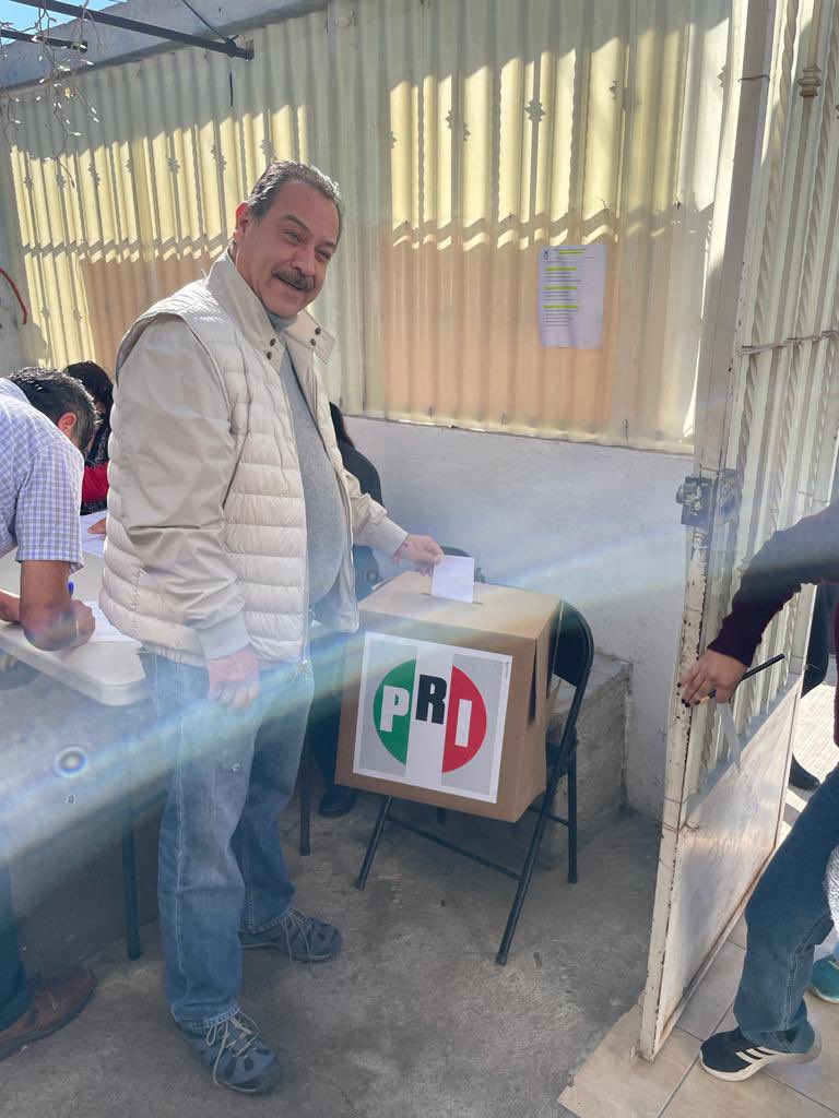 F_DeLasFuentes's tweet photo. Como buen priísta, participé en el proceso democrático interno de nuestro Partido Revolucionario Institucional, para elegir presidentes de seccional, consejeros políticos municipales y estatales.

¡En marcha unidos y fuertes! 
#ElecciónInternaPRI2022 #PorSiemprePRI https://t.co/A8SEou2yx6
