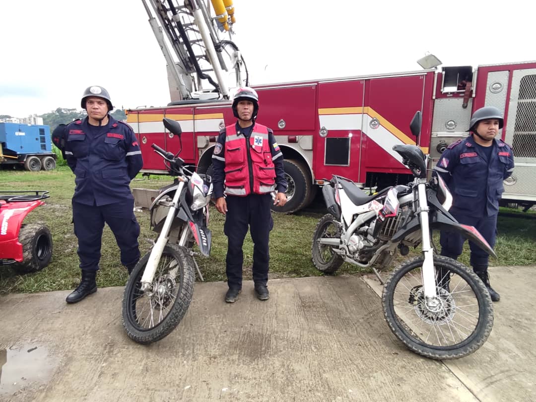 DGNBEnLinea's tweet photo. #4Dic En el stam #DGNBEnLinea muestra entre tantas de sus potencialidades, el diseño de un equipo de protección personal para la extinción de incendios hecho 100 % en Venezuela.
@CeballosIchaso1
@cperezampueda
@VGRPC_
@BJuanGonzalez
#ExpoSeguridadCiudadana2022
#CopaNavidad2022 https://t.co/r8GtzlAg5W