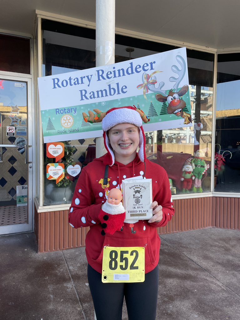 MrsEdwardsTI's tweet photo. Four friends freezing for a fun run. 🥶@rockridgetrack XC girls “sleighing” the day. Lots of laughs, Christmas 🎶 &amp; still placed 3rd-6th in their age group. Kynzii with the hardware! Nice work ladies! 🏃🏽‍♀️🎄❄️ https://t.co/FHnhe9YIiG