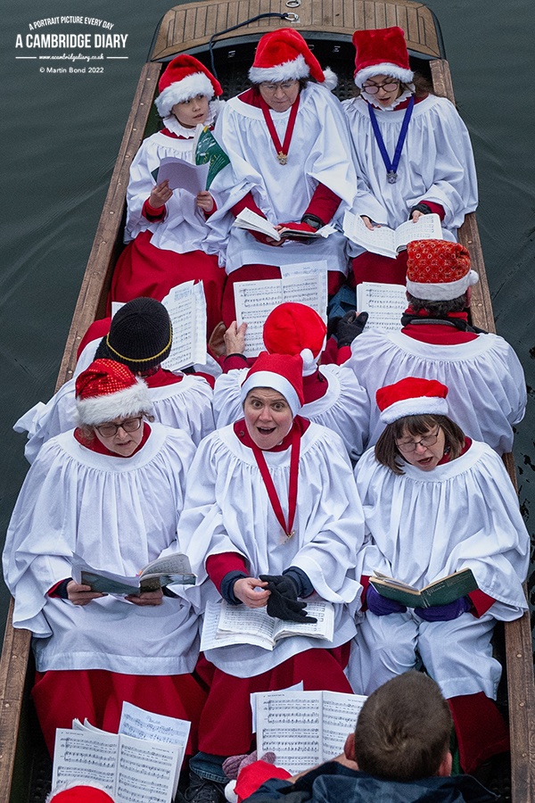 acambridgediary's tweet photo. Carols on the river today with St John's the Evangelist Choir. Lets Go Punting pushing all the boats out for Cambridge Aid.
@letsgopunting https://t.co/U9UJdslZFR