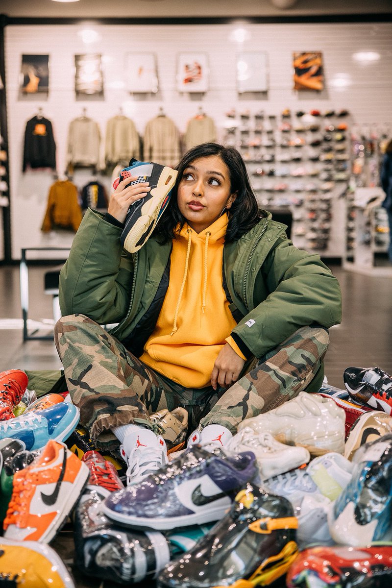 solelynati's tweet image. Allow me to reintroduce myself, since there’s many of you who have followed me recently.

Hi my name is Natalia and I own a sneaker shop on the East Coast with my 2 sisters.  
We are a female-owned shop.  We’re as Colombian as well 🇨🇴
Follow us on Instagram at solely.fuego 🔥