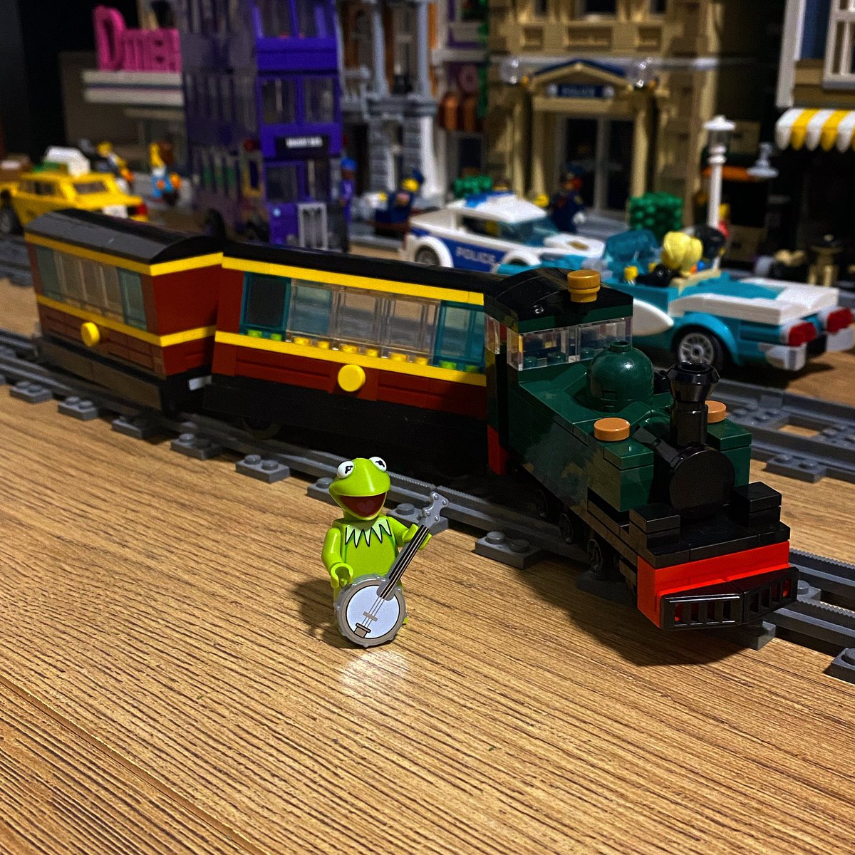 Quirky2021's tweet photo. It ain’t easy being Green 💚 #lego #legotrain #legolayout https://t.co/NqiEctT2vl