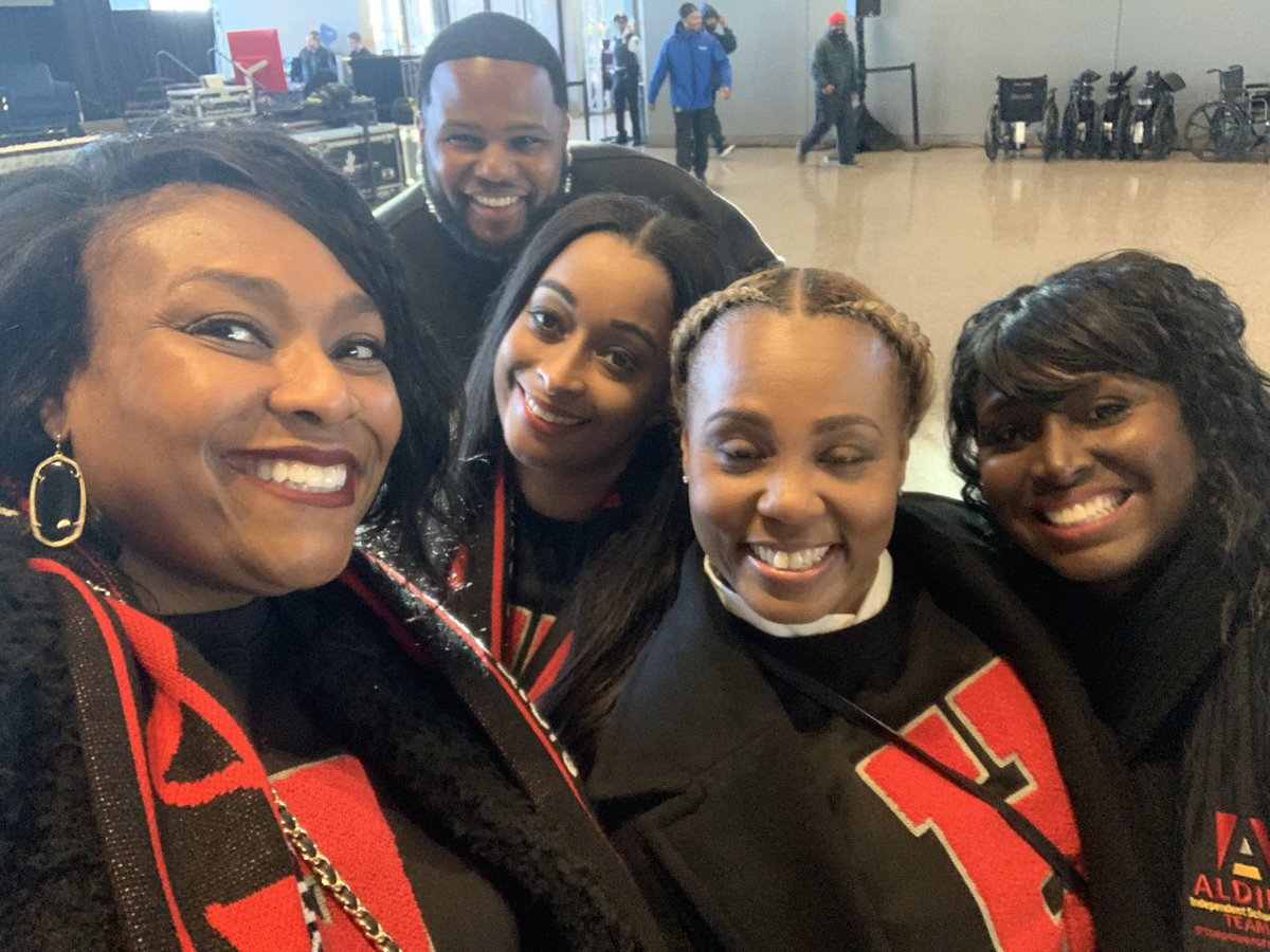 Sheree “Principal Auntie” Bogany tweet media