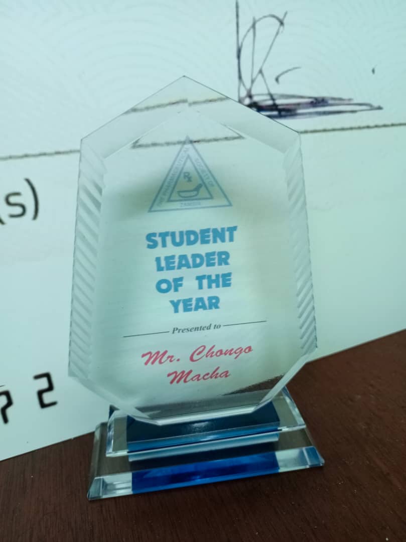ChoongoMacha1's tweet photo. Honored to be the receipt for 2022 PSZ Student Leader of Year during the Pharmaceutical Society of Zambia 3rd Annual Gala dinner held under the theme: Excellence in Practice, Innovation and Local pharmaceutical Manufacturing.
@PSZMedia #pharmacy https://t.co/9UxP2Y3MbW