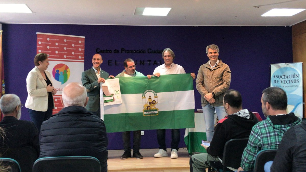Levantaos_ca's tweet photo. 💚 Hoy hemos celebrado el #4D 
🟢 En Cádiz hemos participado en una jornada de convivencia organizada por @VecinosdeCadiz y @AndaluciaxSi 
🟩 En Chiclana #GanemosChiclana ha realizado una ofrenda floral a #BlasInfante y ha reconocido al andalucista Manolo Guerrero 
@Levantaos_and https://t.co/vcDIou8bMi