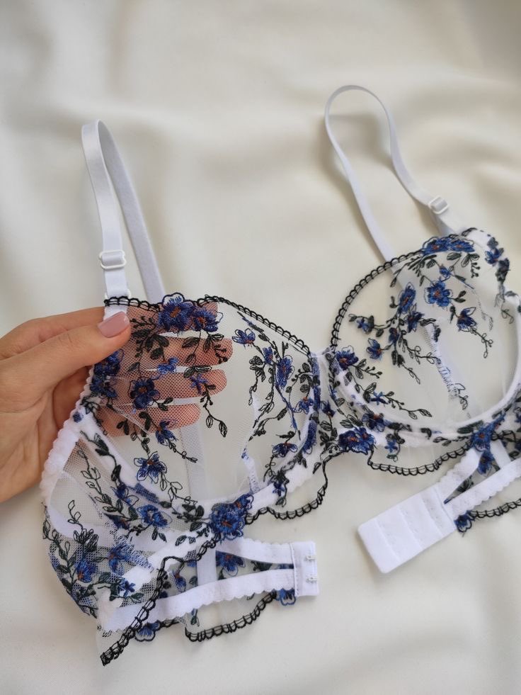 dazzlinghavens's tweet photo. Lace 💙 https://t.co/00AaW2UWEr