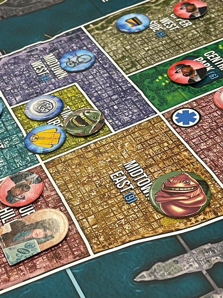 Completamos un finde redondo con #NewYorkCrisis y el escenario 3 que es chungo y chulo a partes iguales. 

Hay partida tutorial en el canal, pero cada uno de los demás escenarios lo mejora. Llevamos 4 partidas en apenas una semana y eso es buen síntoma.

#OwenRules #JuegosdeMesa