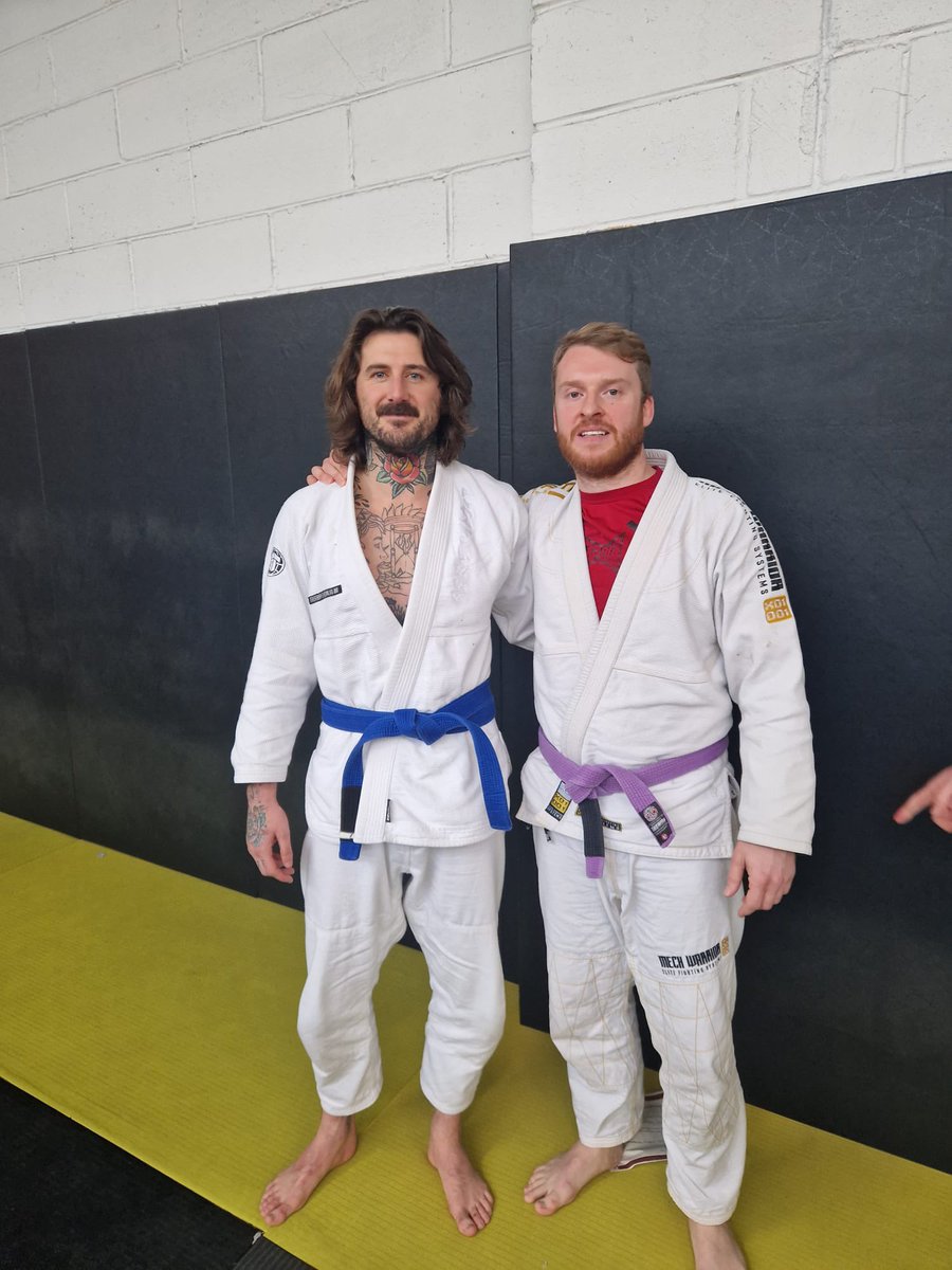 CroleMikey's tweet photo. Great day today receiving my purple belt

#brazilianjiujitsu #BJJ #LevelUp #Fighter https://t.co/2XOhBBfK1N