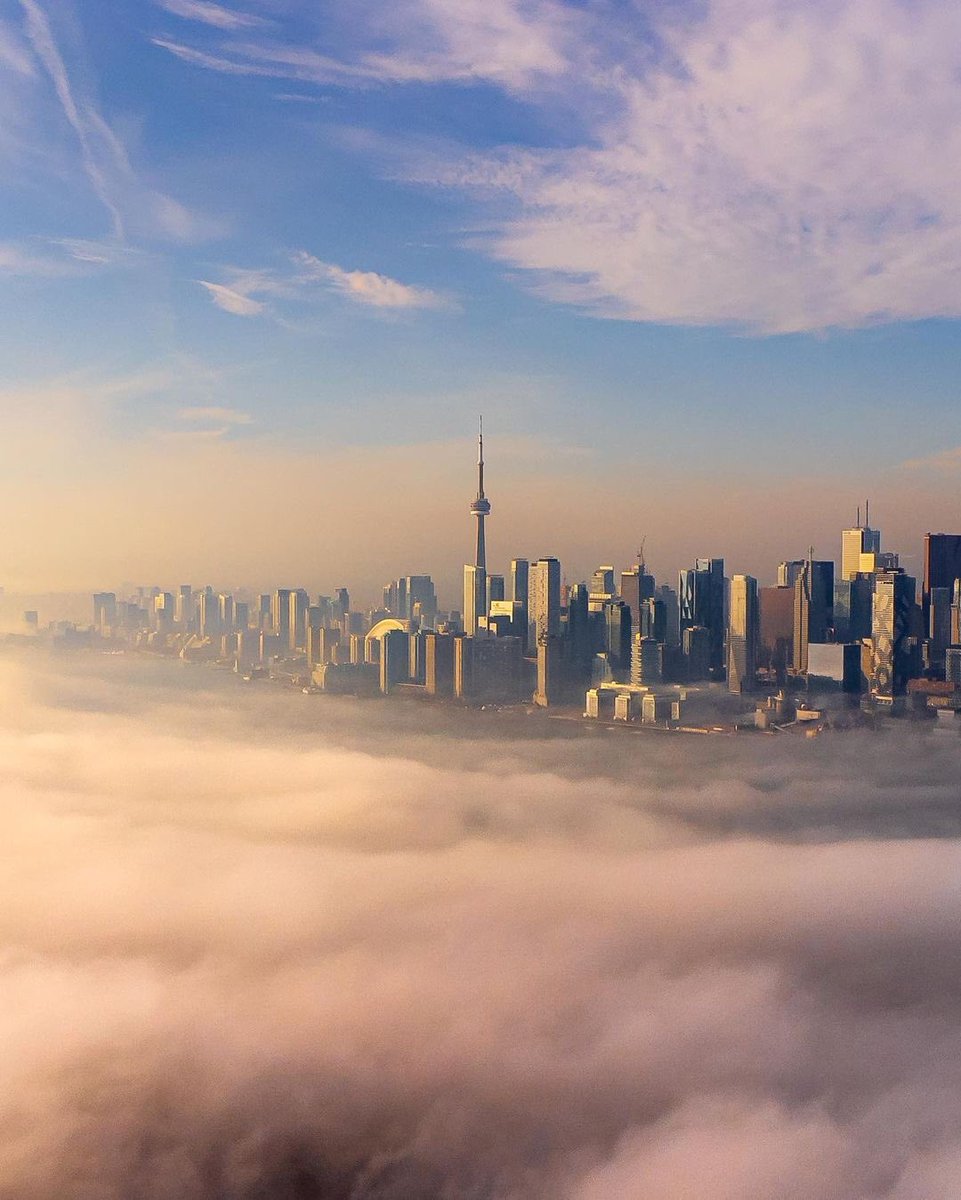 CanadaVisuals's tweet photo. Toronto, ON 

#canadavisuals #toronto #cntower #canada https://t.co/IxJhxLZinA