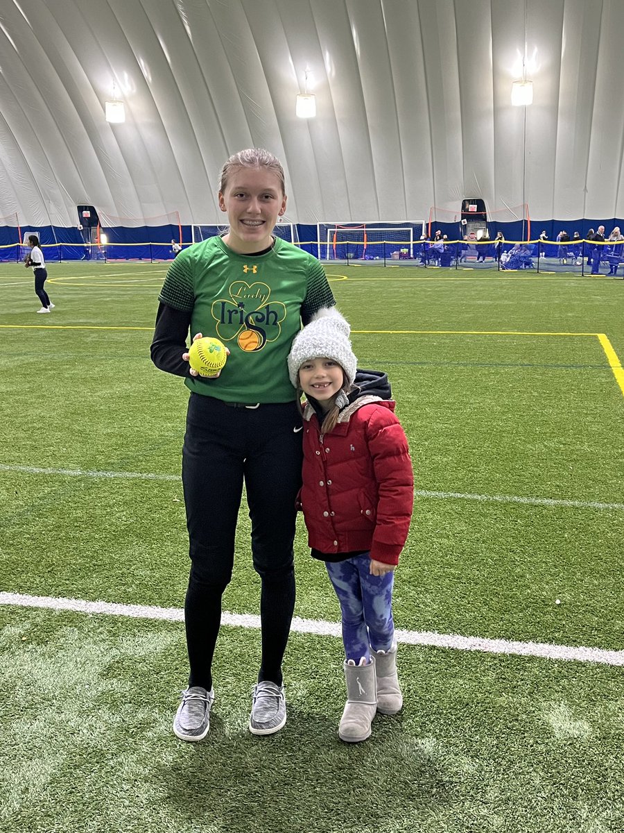 Karissa1924's tweet photo. This weekend we played in the Winter Slam 1. We didn’t end up with the results we wanted. However, I had hard/solid contact and I hit my first home run yesterday!!!  #redshedtrained @redshedbaseball @BillyHeyen @SBRRetweets @SoftballClips https://t.co/62EEBEIHeb