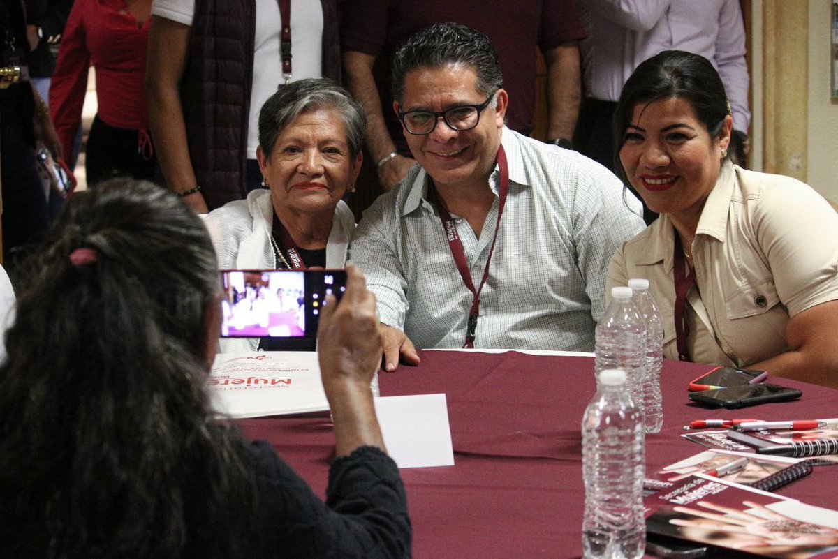 RabinSalazar's tweet photo. La unidad entre mujeres de @morelos_morena, queda plasmada en el curso Eliminación de Violencia Política en Razón de Género, organizado por la Secretaria de la Mujer, @MariaJosePlatas. Agradezco la invitación a acompañar a las mujeres hoy. #morenamujeres #4T #Morelos 🙏🏾 https://t.co/ewDgb47Wut