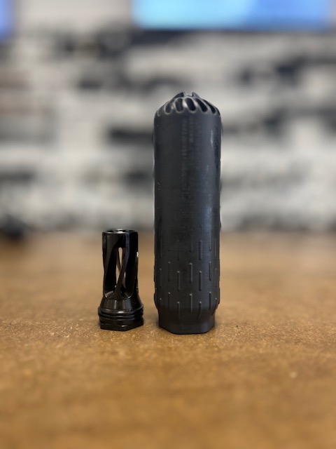 TSRQC's tweet photo. At only 11.8oz and 5.5", we present to you, the Huxwrx Flow 556K. Yeah, it's sweet, come check it out.
---------------
We allow conjugal visits... π
480-840-9202
---------------
#tedsshootingrange #tsr #silencer #silence #suppressor #flow556 #conjugalvisit #nfa https://t.co/yHA6URiGmT