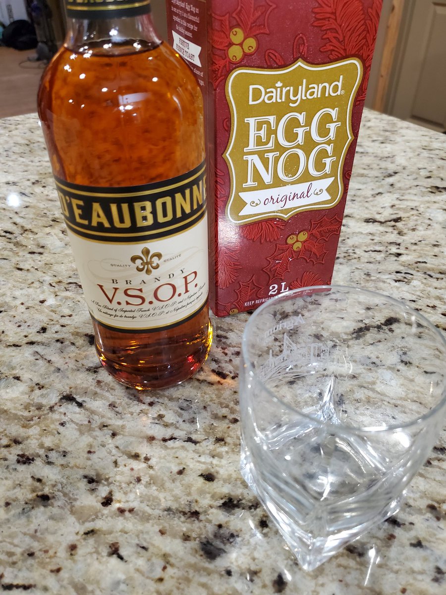 herefordcows's tweet photo. Brandy season. #theweekendisover #choresaredone #blameitonmygreataunt https://t.co/lQBrVI5L7s