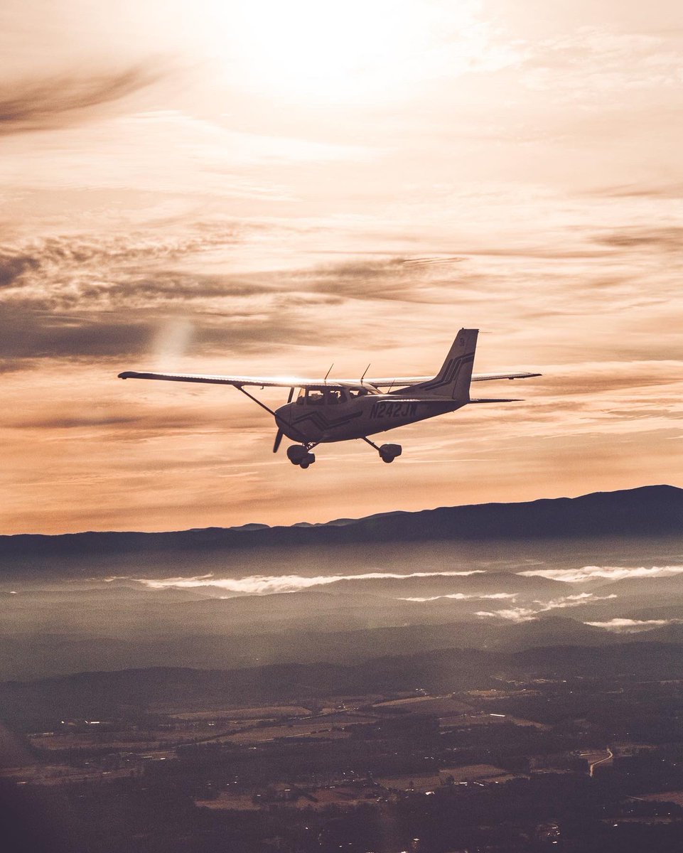 There’s just something special about flying…I admit it, I have the bug. Here are some photos from today’s shoot! 😍 <a href="/FlyCrystalAir/">Crystal Air, Inc</a> <a href="/RVRBagency/">RVRB Agency</a>