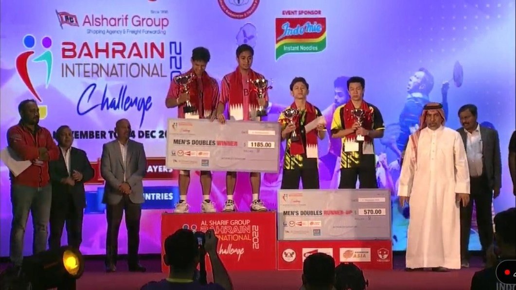 bhulukhuduktv's tweet photo. Podium Of ALSHARIF GROUP Bahrain International Challenge 2022

Men's Doublee

Winner: 🏅

Muhammad Rayhan Nur FADILLAH/Rahmat HIDAYAT 🇮🇩

Runner up: 🥈

Chaloempon CHAROENKITAMORN/Nanthakarn YORDPHAISONG [2] 🇹🇭

Congratulations All 👏👏👏

#BahrainIC2022
#BhulukhudukTV https://t.co/3mNf0VJ6ES