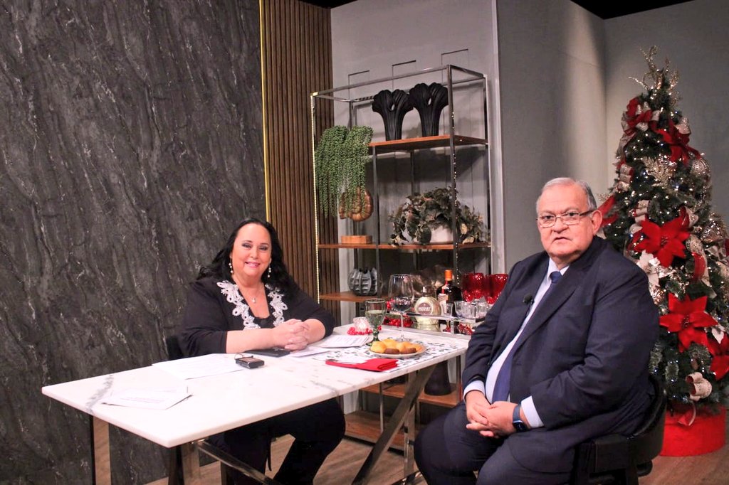 ¡Arrancamos! 🤗

Prendete a #MinaEnCasa para la entrevista con Jorge Bogarín González, ministro del Tribunal Superior de Justicia Electoral (<a href="/TSJE_Py/">Justicia Electoral 🇵🇾</a>).

📺 <a href="/latelePy/">latele</a>