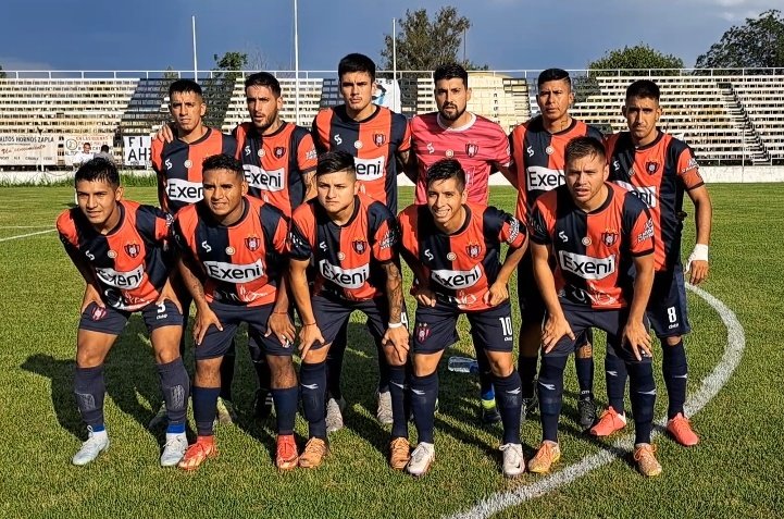 CDVSanAntoniook's tweet photo. #Fútbol ⚽️ | ¡Final del partido!.
#SanAntonio empató 1 a 1 en la vuelta ante #AHZapla. En un global 2 a 1 abajo y no sigue en el #TorneoRegional.

#LodejamosTodo ❤️💙❤️ https://t.co/ONQeBZqJCw