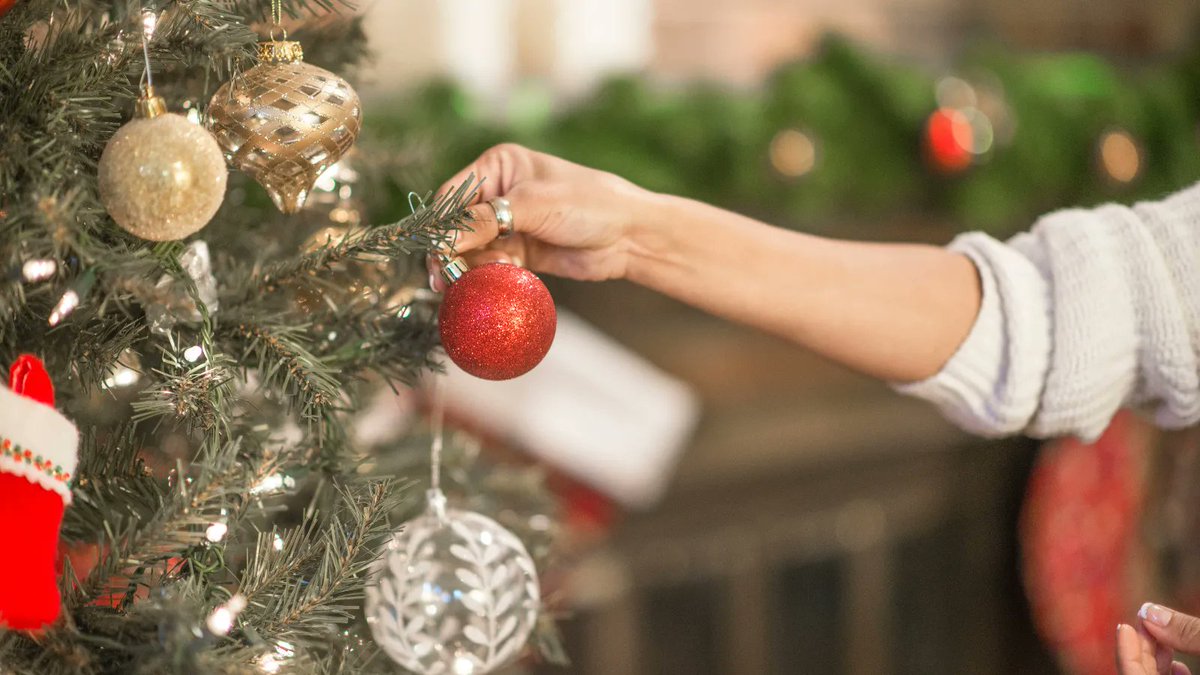 SarahLynneCR's tweet photo. How is praying at the holidays an essential tool to promote peace in your family? Today we’ll discuss the importance of prayer on Heart in a Drawer, the podcast for adult children of divorce. https://t.co/sSMGudSi43 #ChristianPodcast #Praying #holidayprayers via @SarahGeringer https://t.co/fDEh2zcRS1