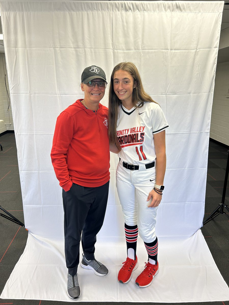hannahmesser06's tweet photo. So happy to announce my commitment to @TVCCSoftball Thank you so much @CoachMariaWinn @KelseyBernhardt @torismith_6 for believing in me. Cant wait to get started. #BirdGang https://t.co/o8R3HH243Q