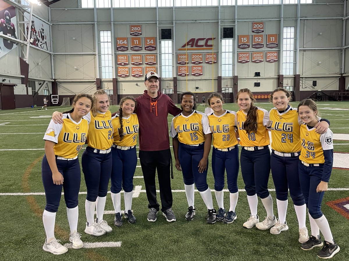 LGRoth2027's tweet photo. Thank you @HokiesSoftball @VTechSBcoach for a great camp yesterday. I had a great time learning with the players and I can’t wait to be back! @llgwools @Org_LLG #LightsOut https://t.co/trpv4GKbSZ