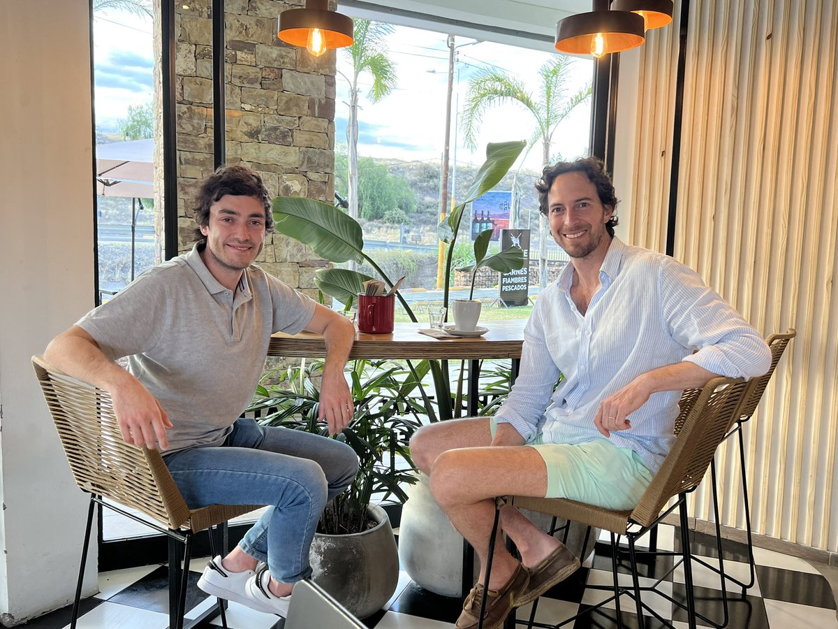 Café dominguero con el crack del <a href="/MarcosB249/">Marcos Bruno</a>, talento mendocino de exportación. DATA, DATA y más DATA para revolucionar la medicina! Linda sinergia con <a href="/REVAIcare/">REVAI</a>
