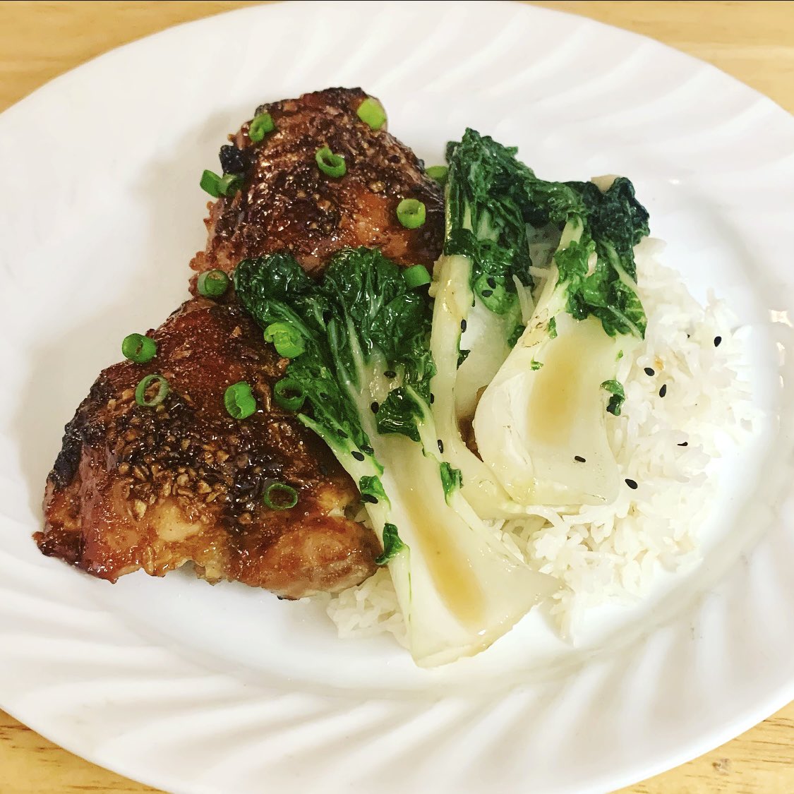 Chynableu's tweet photo. Delicious honey/roasted garlic organic chicken with braised baby Bok Choy in oyster sauce and Basmati rice ❄️ https://t.co/LwDaszlzX3