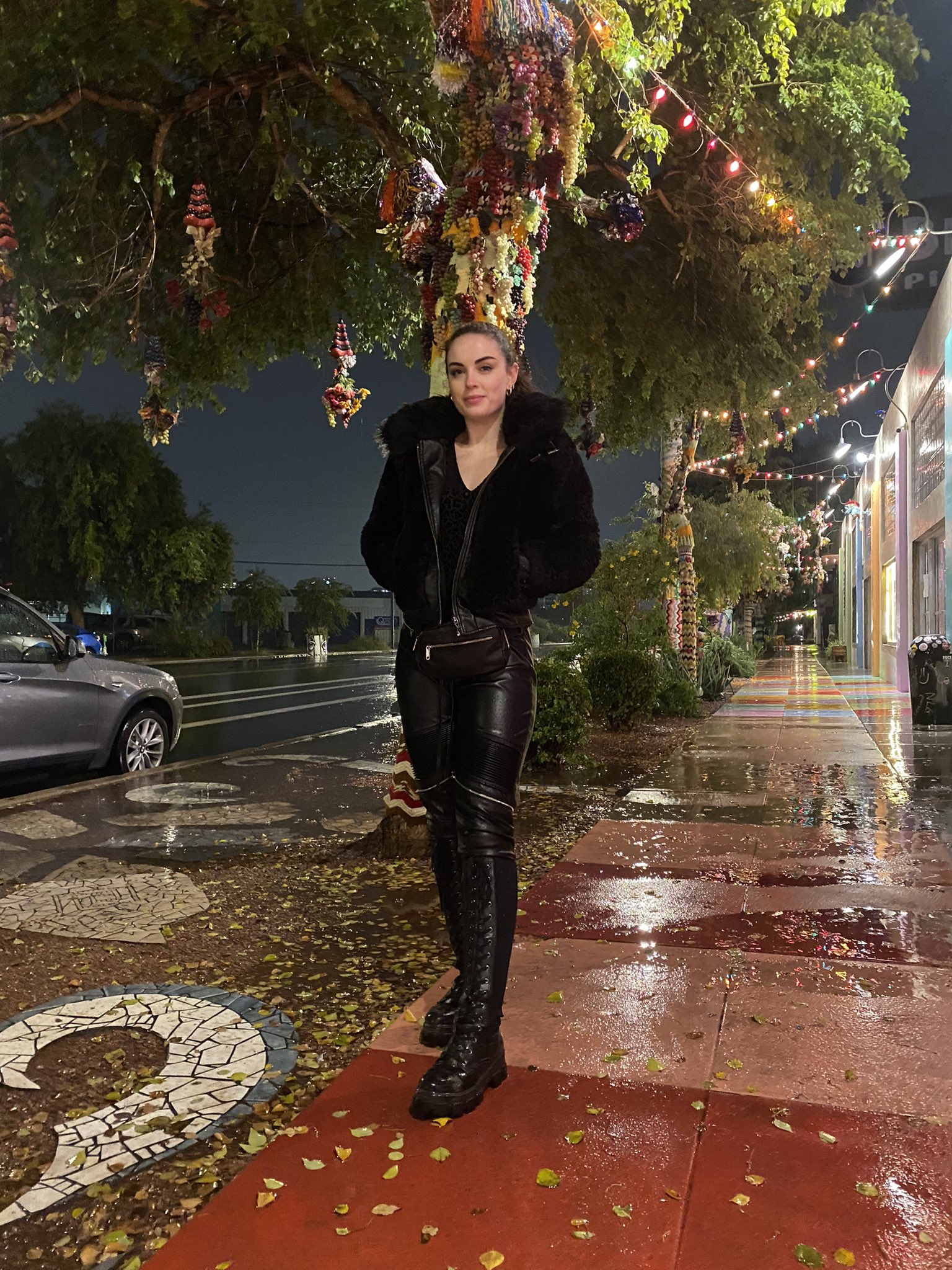 2 pic. Retweet if you would clean my leather boots after I went to music festival in the rain 😋 https://t.co/hIdT5b57SV