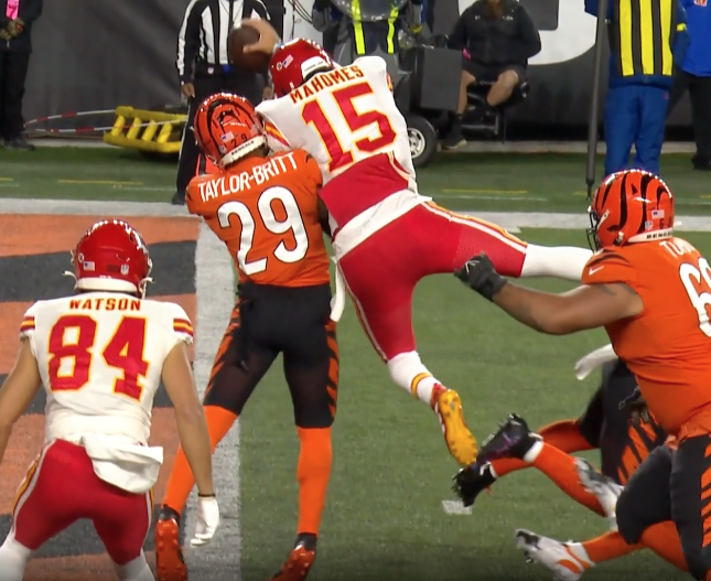 NFL's tweet photo. Went for it. @PatrickMahomes https://t.co/YbaxgHCiHm