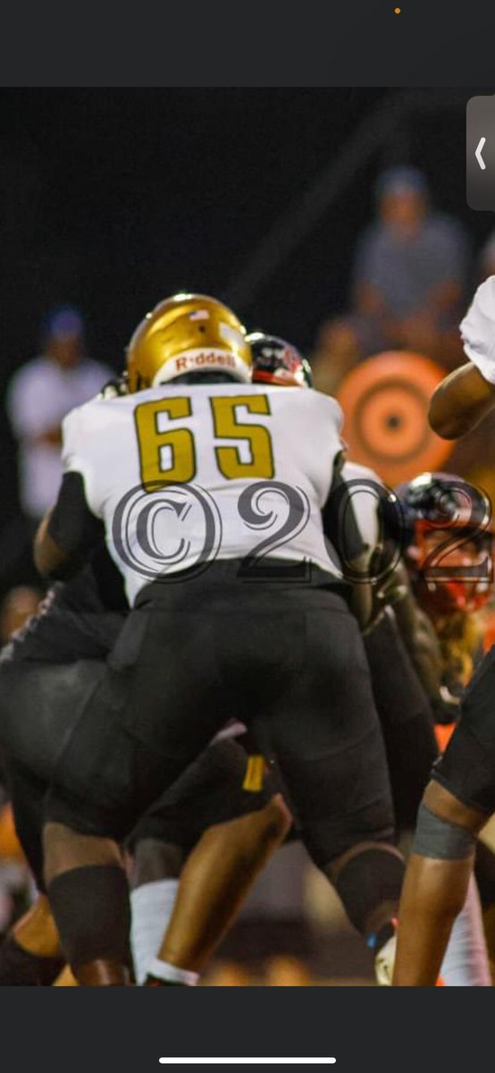 ScottlandDover6's tweet photo. just wanted to take a quick minute to thank my brothers and coaches from @GldLionFootball it was a fun ride but things happen and it’s time for me to come home @GaffneyFootball https://t.co/ioD7laJy8v