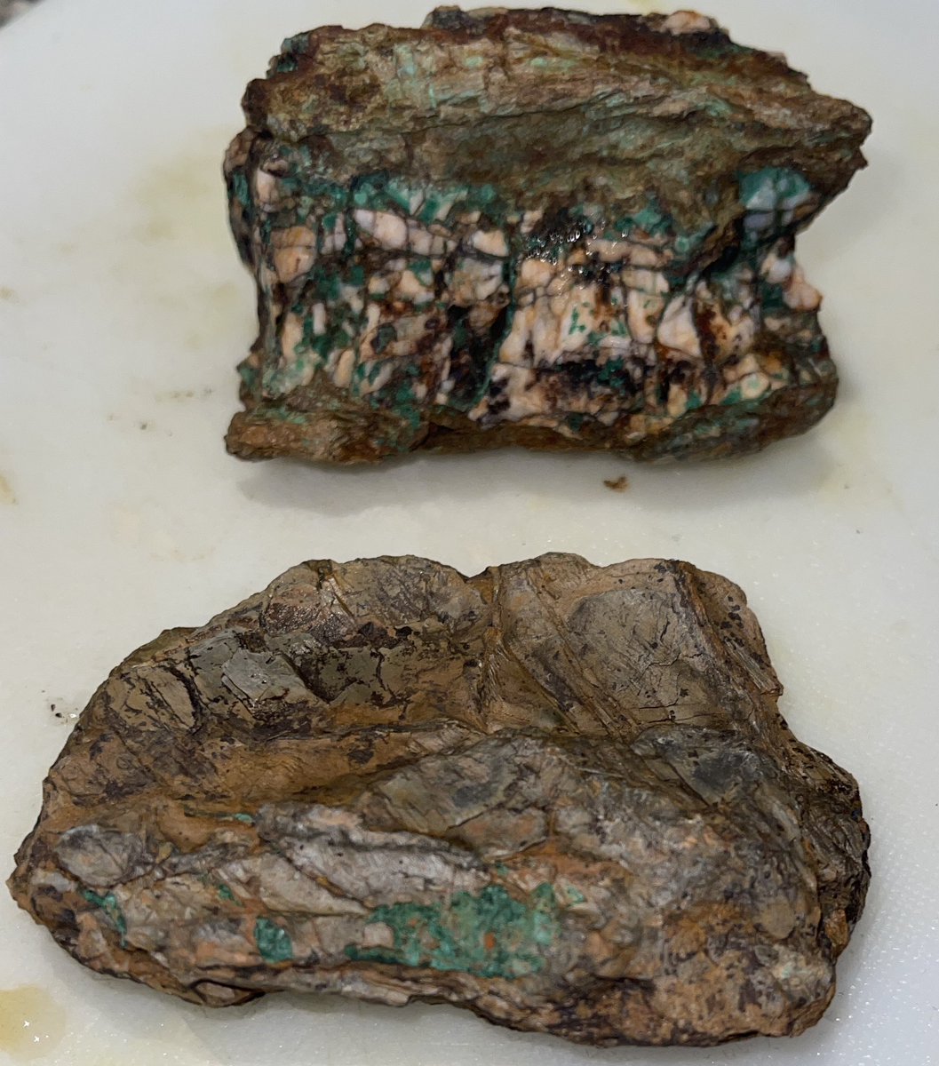 .<a href="/EmeritaRes/">Emerita Resources</a> $emo.v $emotf New Tintillo subcrop samples of oxide copper (Malachite) shale hosted taken 100m east Santa Flora mine on property (I hammered them out myself) and geologically interpretation by the awesome regional geologist recently hired.  cdn-ceo-ca.s3.amazonaws.com/1hoqad5-trim.3…