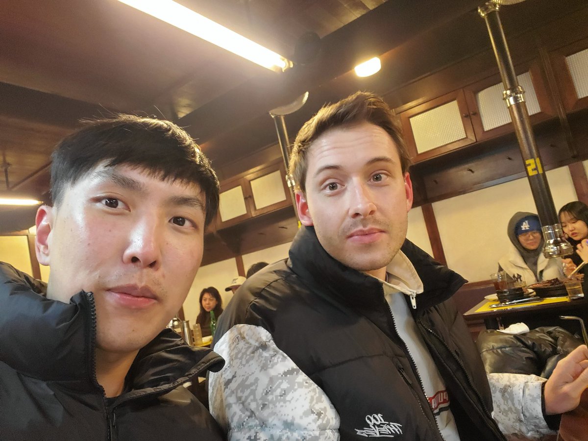 Doublelift1's tweet photo. are we a cute couple? 😳 https://t.co/bkuEZbyhrN