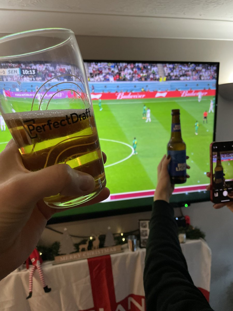 Asht8apf's tweet photo. @TheBeerHawk perfect pour every time! https://t.co/sjV9IOV5o1