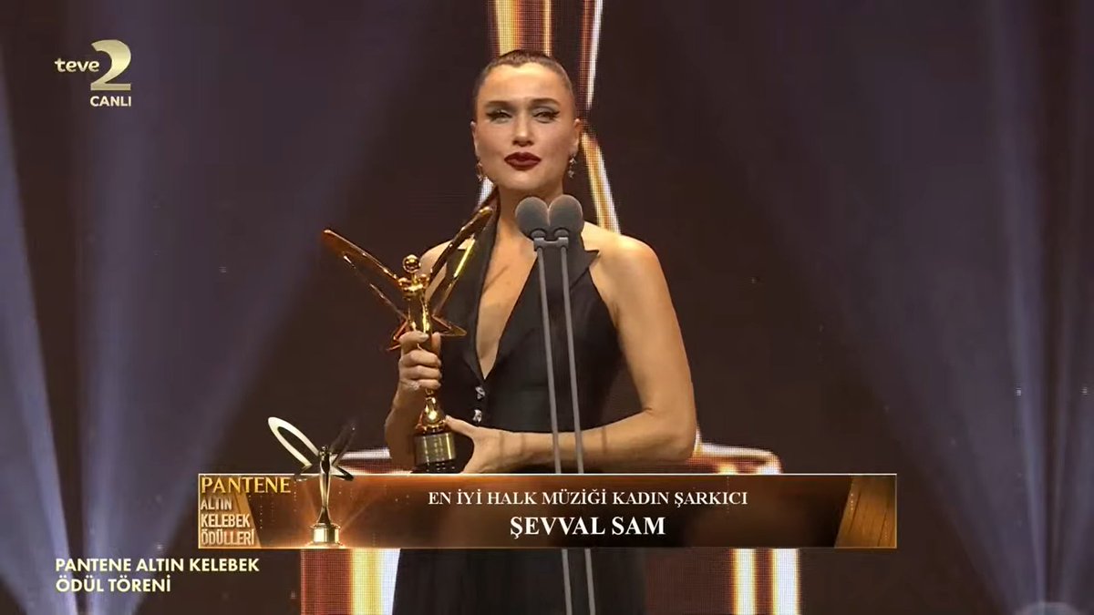 En İyi Halk Müziği Kadın Şarkıcı, Şevval Sam.

#PanteneAltınKelebek