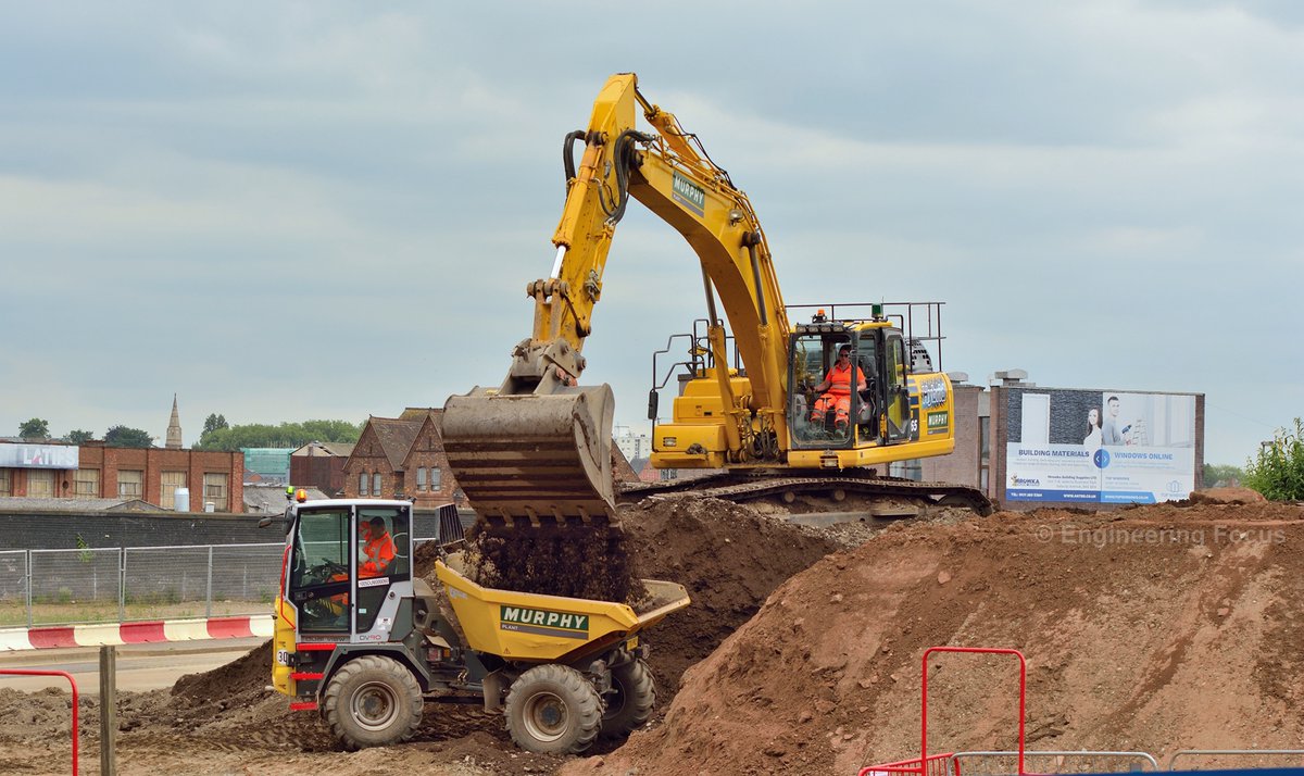 EngFocus's tweet photo. Pic of the day: Komatsu excavator loads a Wacker Neuson dual view dumper on the HS2 Cuzron construction site. #HS2 @HS2ltd https://t.co/dHrUAilkz8