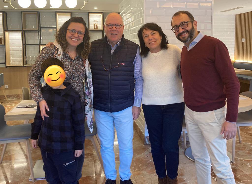It is always a pleasure to meet Prof. <a href="/croncoIRRIV/">Claudio Ronco</a> and Mrs. Paola. Thank you for coming to #PNU2022 And thanks to <a href="/PNephrology/">PamplonaNephrology</a> organizers for making it happen. <a href="/SENefrologia/">S.E.N. Nefrología</a> <a href="/senjoven/">JovSEN</a> <a href="/VicenzaCourse/">VicenzaCourse</a> <a href="/jmanriquees/">Joaquin Manrique</a> <a href="/mf_slon/">Maria Slon</a> <a href="/bover_j/">JBover</a>