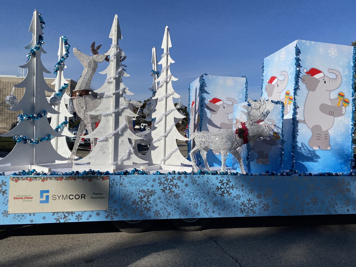 Symcor_CA's tweet photo. Look who we found at the Mississauga Santa Claus parade - the Symcor elephant! It was a pleasure to be a part of this year’s event and join the community festivities!
#ConnectingForCommonGood #SantaClausParade https://t.co/b3wZlD6mgO