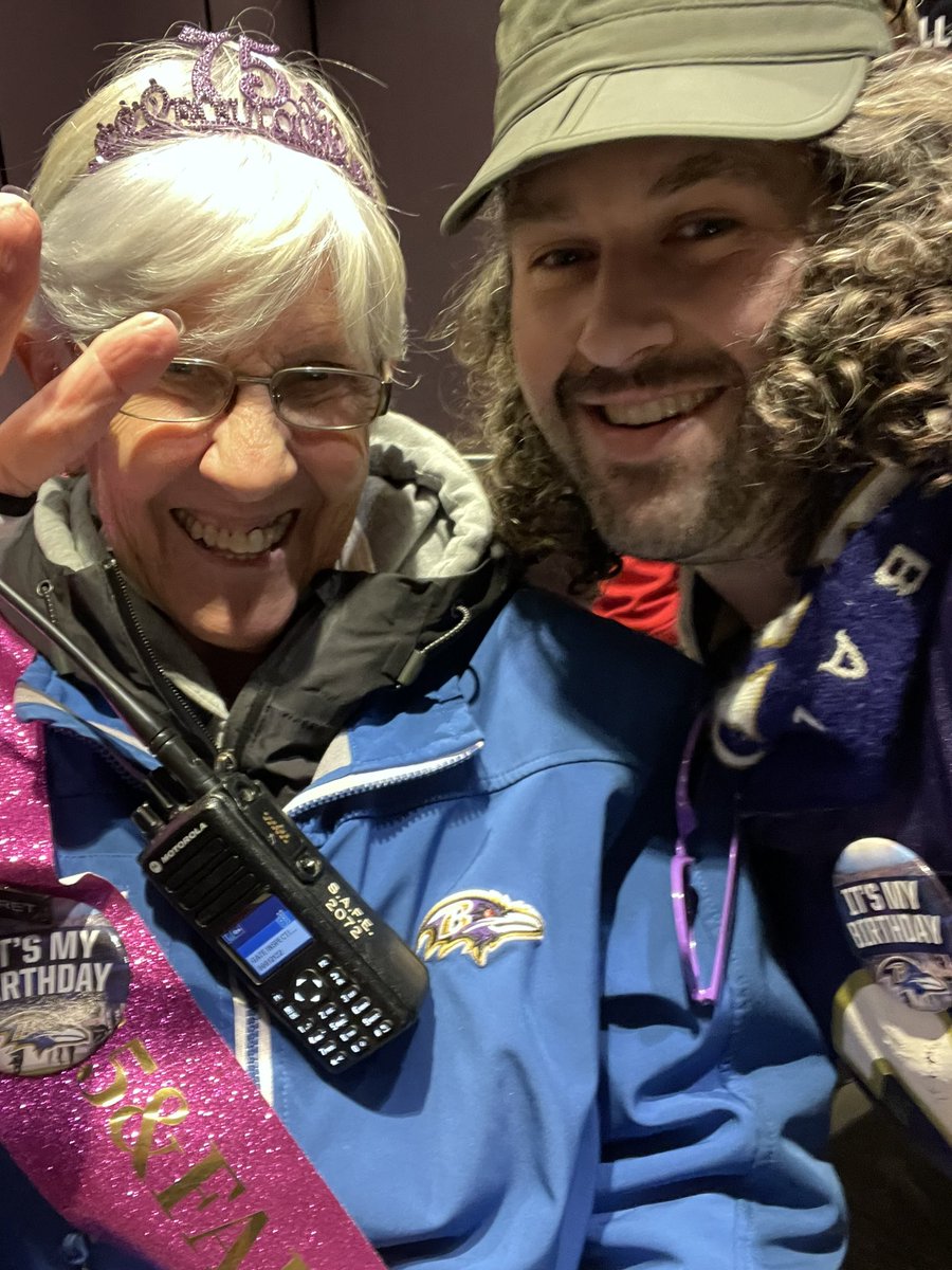 MrBeanCurry's tweet photo. @Ravens it’s my birthday!! Let’s get a win for me and miss Margaret in the suites elevator! She is sweet!! 🥰 https://t.co/esitx1YAZk
