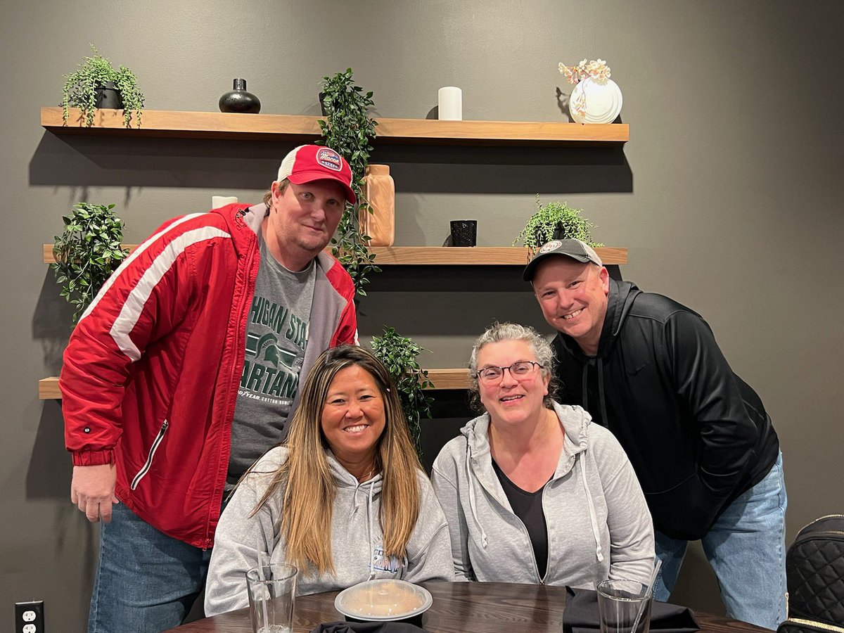 RedBlackHockey's tweet photo. It is with very heavy hearts we share the passing of our dear friend, and one of our original Red Black players' moms, Julie Krahl.  Julie leaves behind her loving husband, Jeff; her son, Jeremiah; daughter Samantha, extended loving family and countless friends. (1/) https://t.co/K6FXe3J1f2