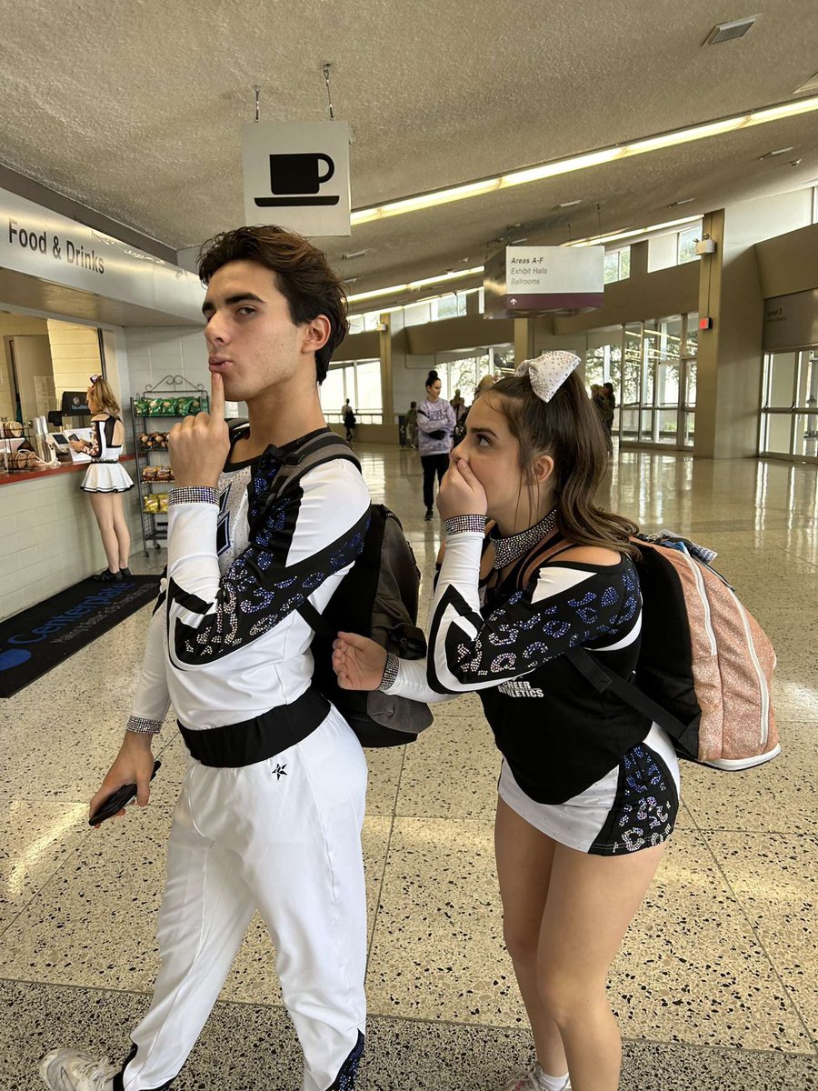 me (aka <a href="/MlDNIGHTBABS/">❤️🐆</a>) and <a href="/Sloanisabella/">Sloan Bellissimo🫶</a> 😜😜😜😜😜