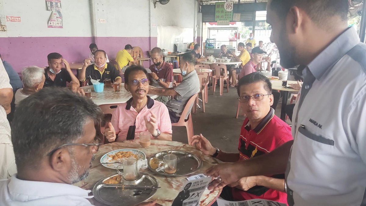 anandaak025's tweet photo. 04/12/2022, 9.15pg (Part8)
Walkabout ke Pasar Pagi Lunas.
ANANDA AK, CALON NO.5
P017 - PADANG SERAI
UNDILAH 
CALON BEBAS (LAMBANG KUDA)
#AK
#P017PadangSerai
#PadangSeraiKu
#CalonNo5
#DaripadaRakyatUntukRakyat
#SatuKaliLah
#MalaysiaKuBahagia
#PRU15
#aspirasipadangserai https://t.co/5iPr6Ga8Uw