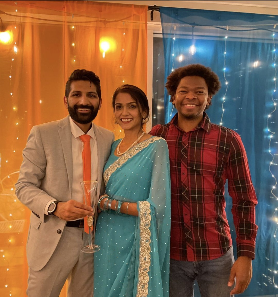 Himani_B7's tweet photo. @cgivancouver @ManishGIfs Dear sirs, it's my wedding in 2 weeks and our best friend Ibrahim has been waiting for his visa for 45 days now. Please help us!! Sorry to bother you on Twitter but we are desperate 😭🙏 https://t.co/vcc82ln4lz