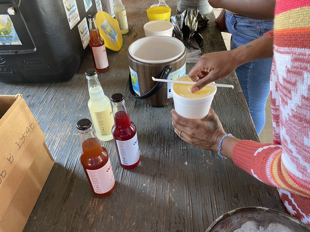 WEARTV_Showers's tweet photo. #inspirational: A Pensacola man started selling cups of Lemonade at the T&amp;W Flea Market 5 years ago. Now his product is being bottled and sold at 15 local &amp; regional retail stores. Hear his inspirational story tonight on @weartv when you join @YonaGavinoTV at 5&amp;10. https://t.co/aaDGoKR4NS