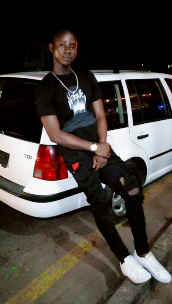 FizzMario's tweet image. Mr Fizz CEO of black mirror 💯