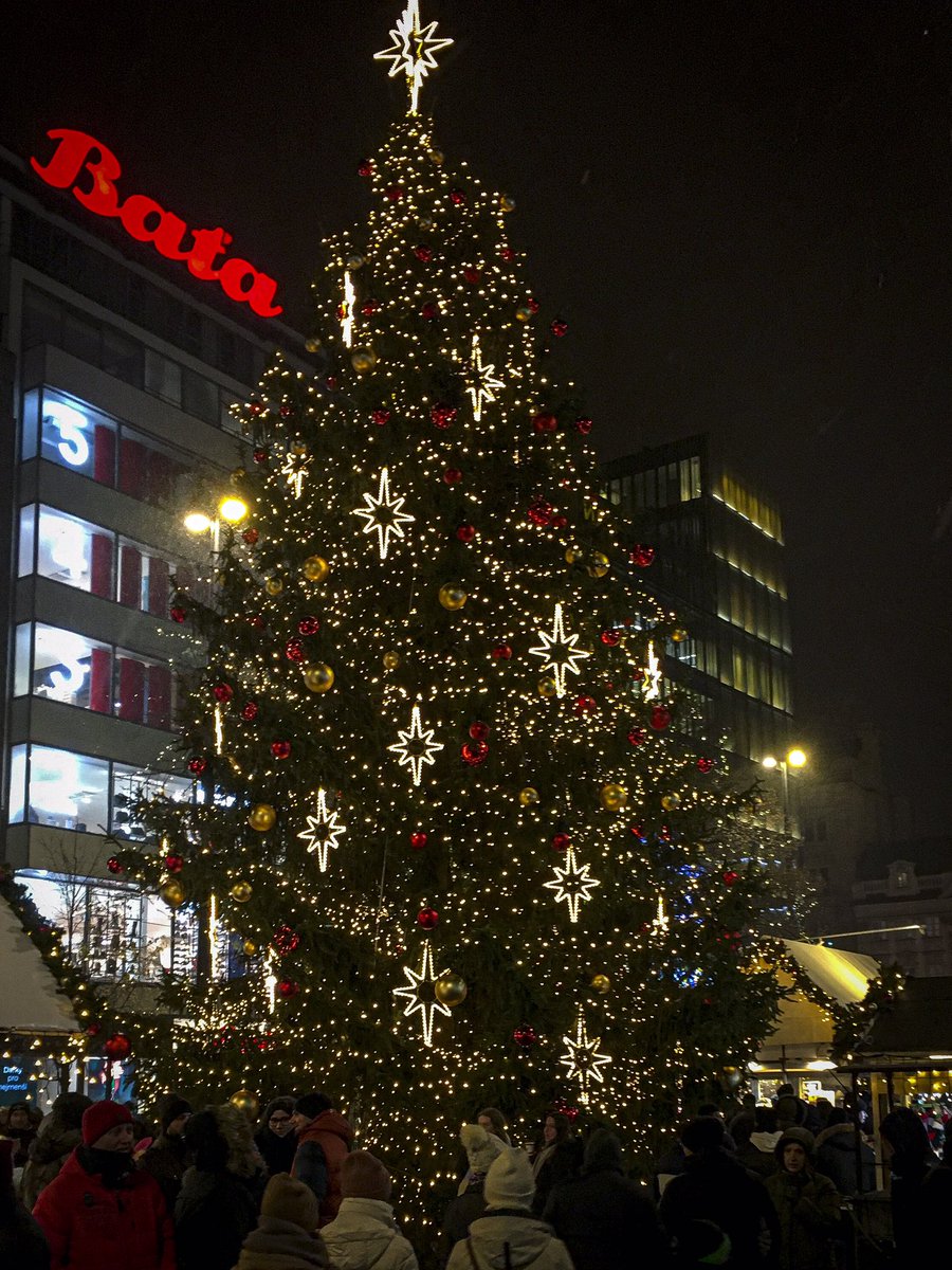 MrJamieMarshall's tweet photo. Xmas tree in Wenceslas Square 
#prague #praha #xmas #xmasmarket #wenceslassquare https://t.co/H3aSqJMxxy