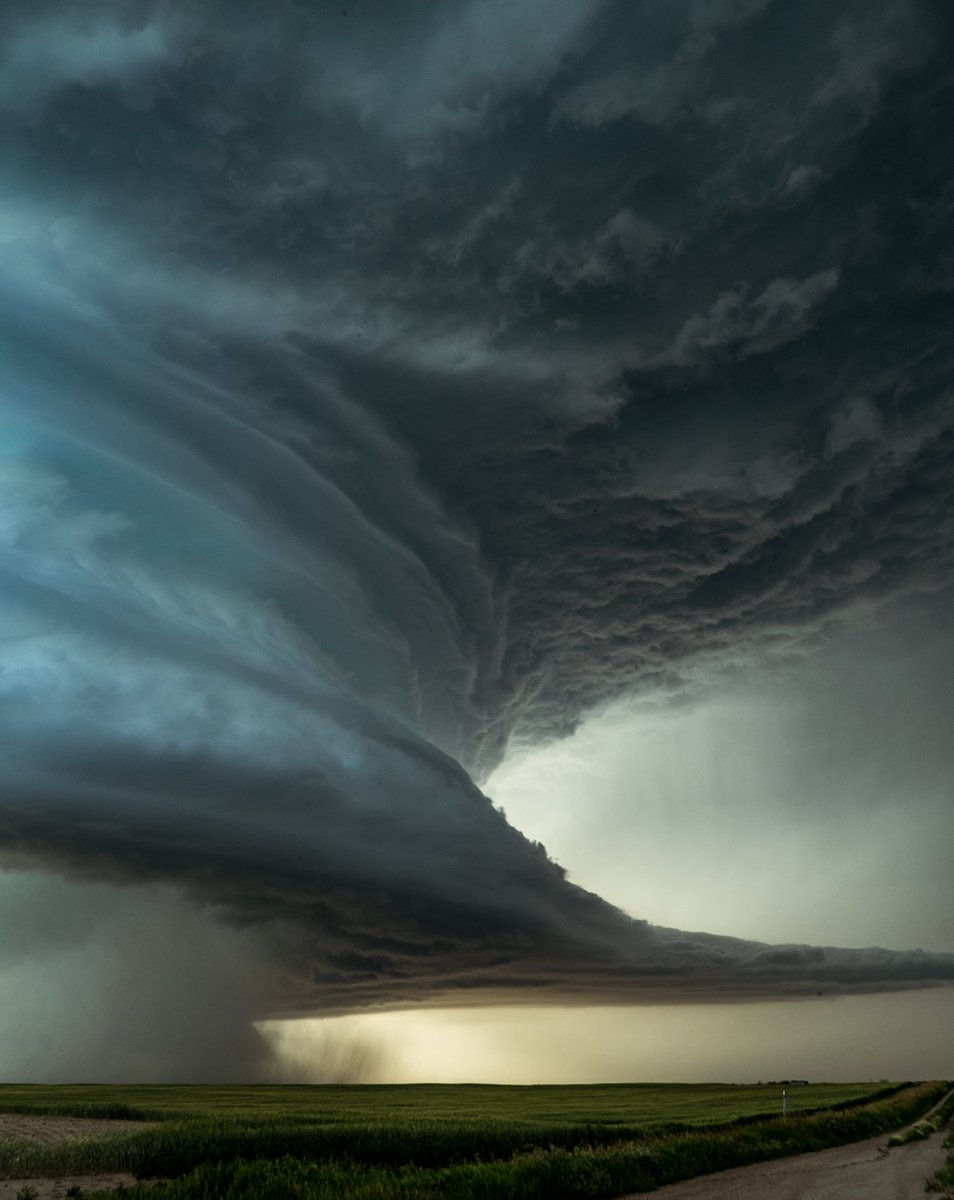 CanadaP25's tweet photo. An epic storm https://t.co/pHZETQdgxD